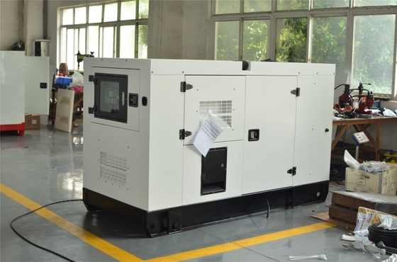 50/60HZ Soundproof Cummins Diesel Generator Set untuk pengisian di pabrik tipe Silent